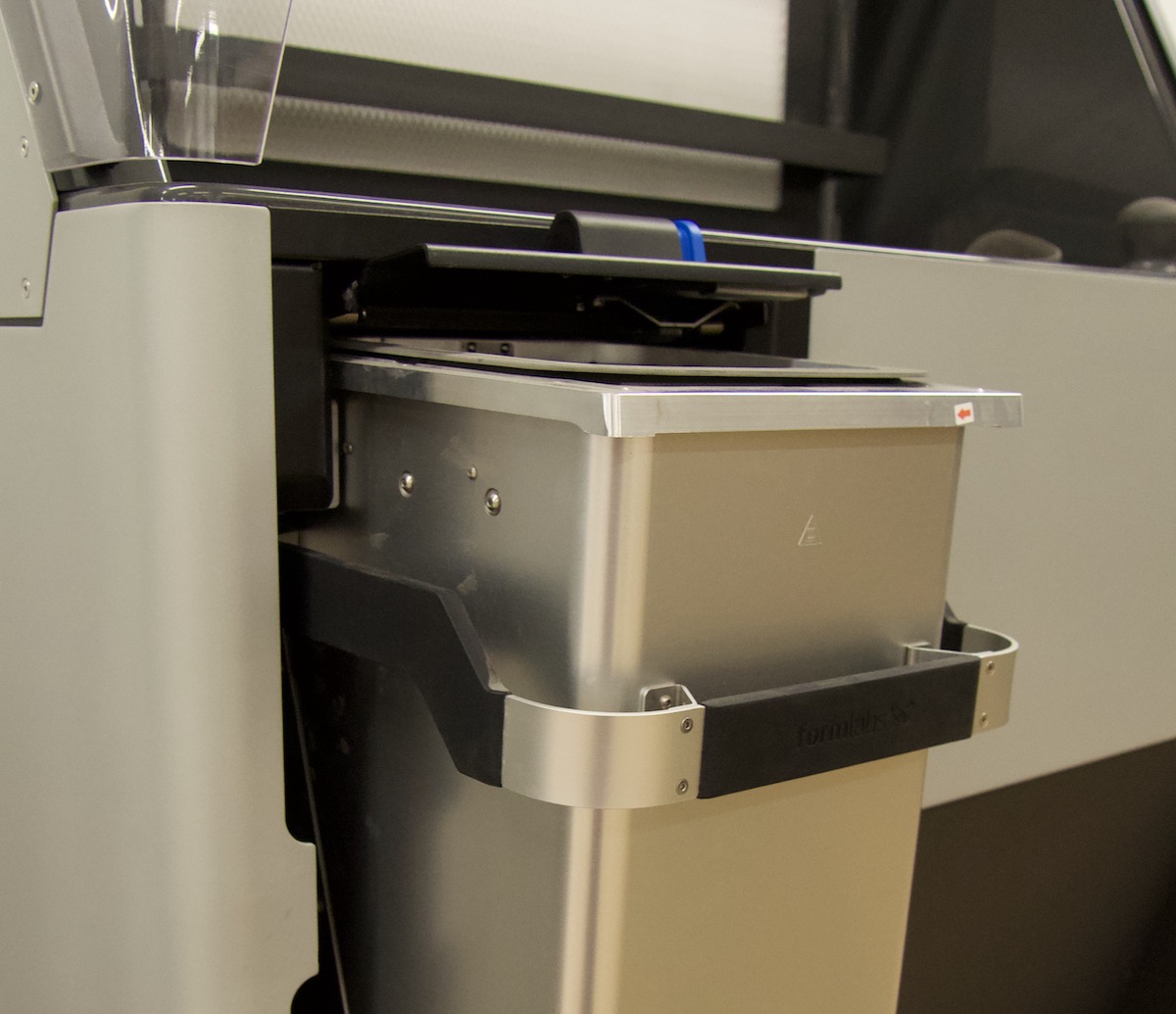 Inserting and removing a build chamber (Fuse Sift)